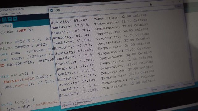 A screenshot capturing the display of DHT21 temperature and humidity data on the serial monitor using an ESP32 microcontroller.